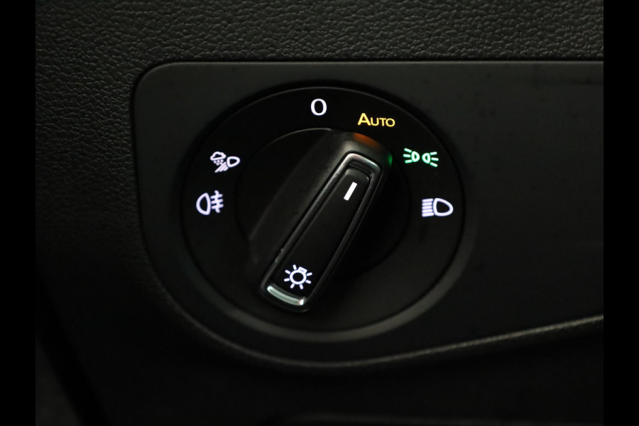 Volkswagen Tiguan 1.4 TSI eHybrid R-Line Business 245 PK | Automaat (DSG) | wegklapbare trekhaak | winterpakket | verlengde garantie