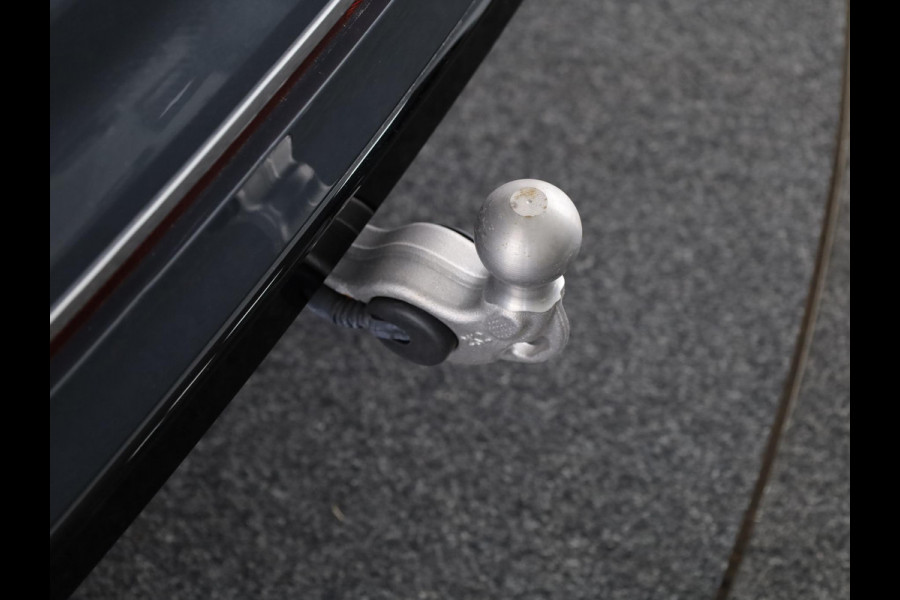 Volkswagen Tiguan 1.4 TSI eHybrid R-Line Business 245 PK | Automaat (DSG) | wegklapbare trekhaak | winterpakket | verlengde garantie