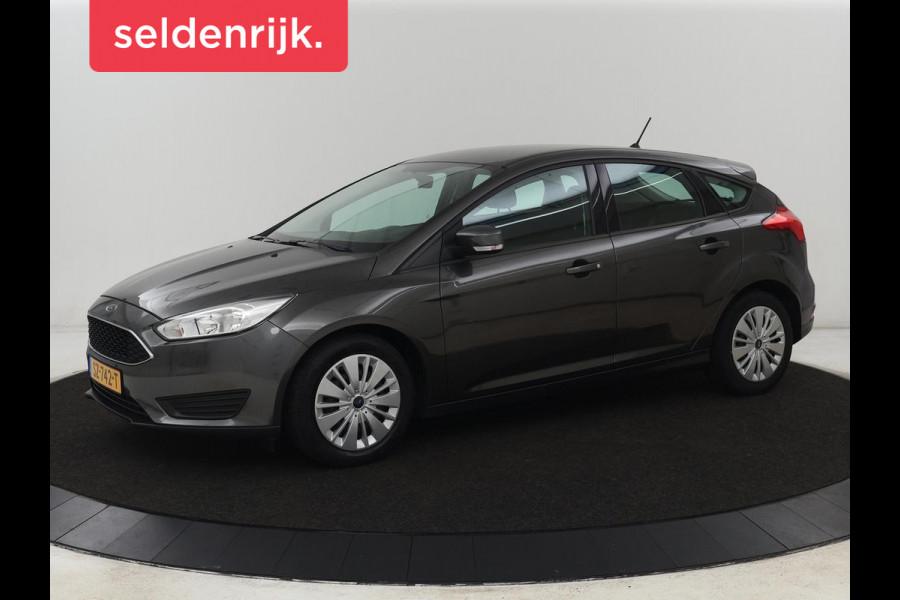 Ford Focus 1.0 Trend | Origineel NL | Trekhaak | Airco | Radio/CD | Elektrische ramen
