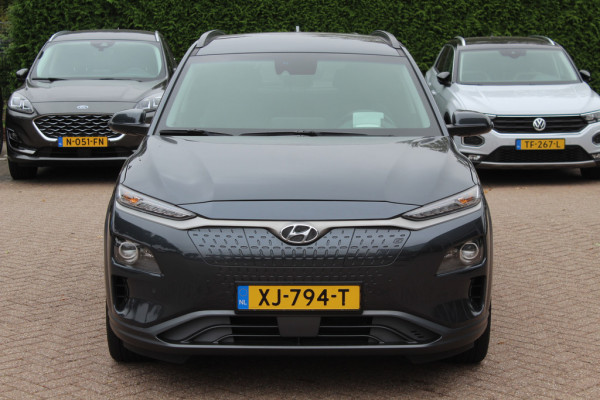 Hyundai Kona EV Premium 64 kWh / Camera / Leder / Head-up / 18'' / Navigatie / Stuur+Stoelverwarming / Keyless / KRELL Audio / DAB / ACC