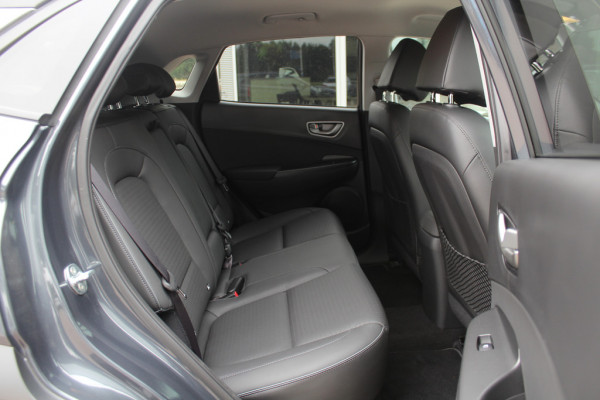 Hyundai Kona EV Premium 64 kWh / Camera / Leder / Head-up / 18'' / Navigatie / Stuur+Stoelverwarming / Keyless / KRELL Audio / DAB / ACC