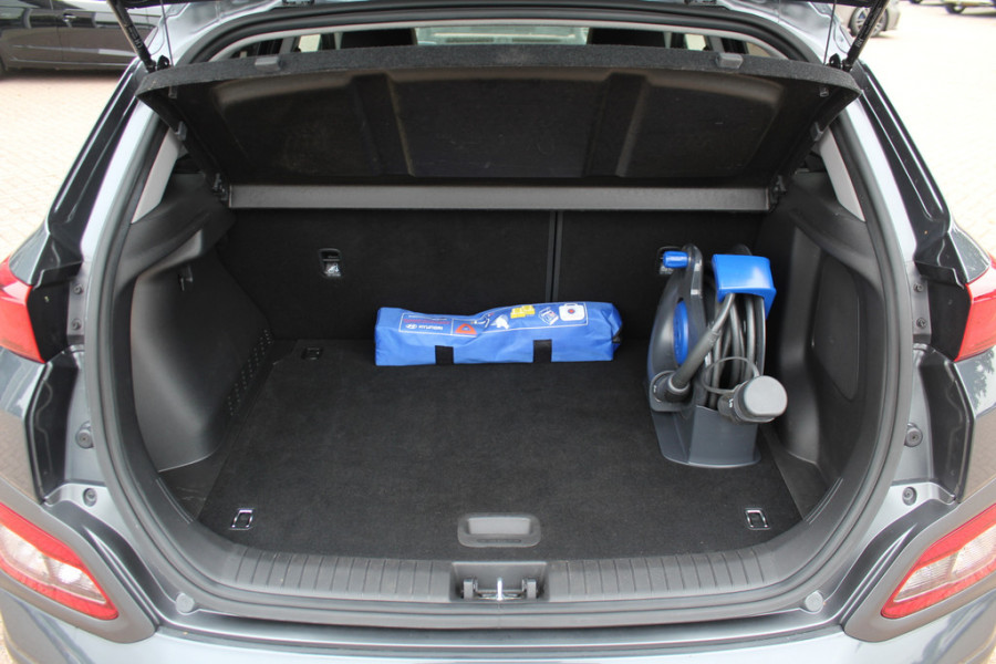 Hyundai Kona EV Premium 64 kWh / Camera / Leder / Head-up / 18'' / Navigatie / Stuur+Stoelverwarming / Keyless / KRELL Audio / DAB / ACC