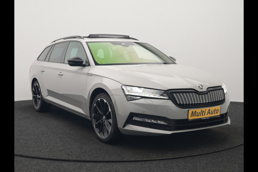 Škoda Superb Combi 1.4 TSI iV Sportline Plug In Hybrid 218pk Dealer O.H PHEV | Panodak | Crystal LED | Adaptive Cruise | Alcantara Sportstoelen Memory & Verwarmd | Camera | Apple Carplay | Sfeerverlichting | Navigatie | Virtual | DAB | 19" L.M |