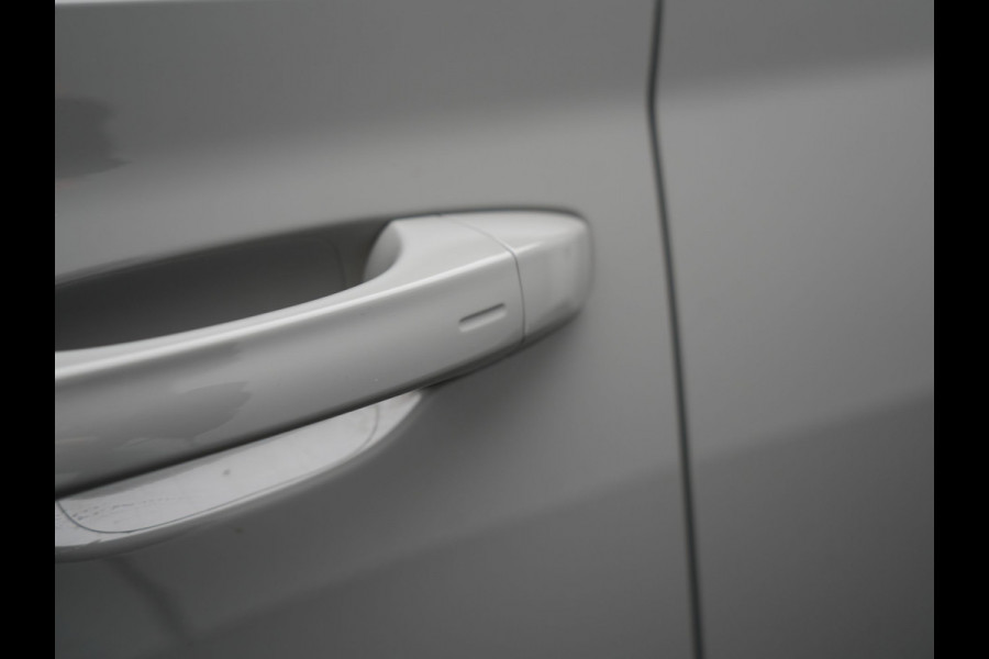 Škoda Superb Combi 1.4 TSI iV Sportline Plug In Hybrid 218pk Dealer O.H PHEV | Panodak | Crystal LED | Adaptive Cruise | Alcantara Sportstoelen Memory & Verwarmd | Camera | Apple Carplay | Sfeerverlichting | Navigatie | Virtual | DAB | 19" L.M |