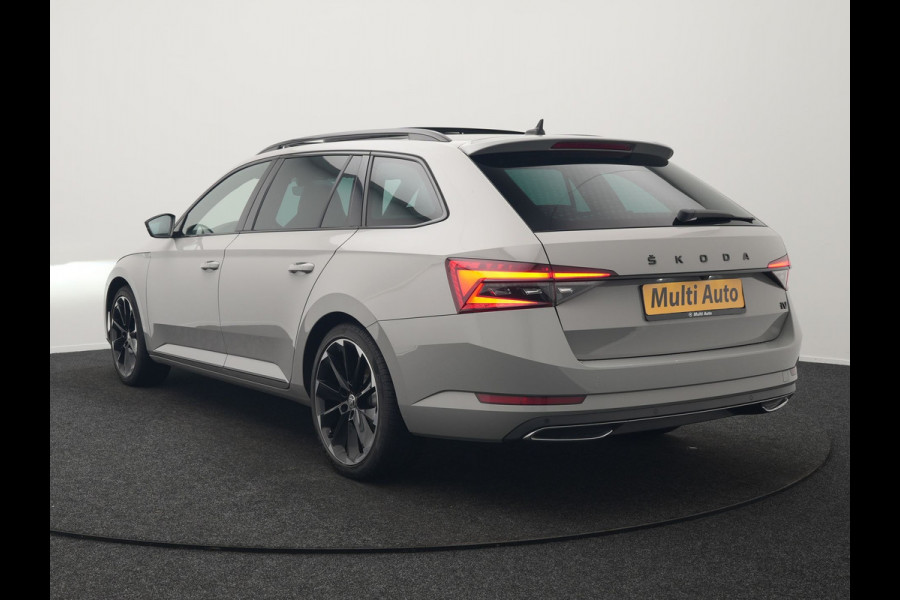 Škoda Superb Combi 1.4 TSI iV Sportline Plug In Hybrid 218pk Dealer O.H PHEV | Panodak | Crystal LED | Adaptive Cruise | Alcantara Sportstoelen Memory & Verwarmd | Camera | Apple Carplay | Sfeerverlichting | Navigatie | Virtual | DAB | 19" L.M |
