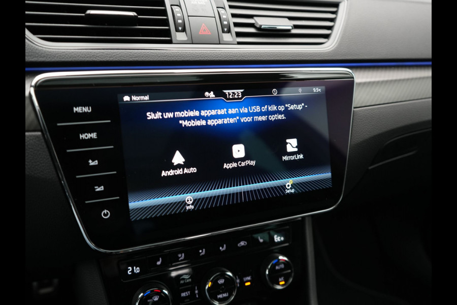 Škoda Superb Combi 1.4 TSI iV Sportline Plug In Hybrid 218pk Dealer O.H PHEV | Panodak | Crystal LED | Adaptive Cruise | Alcantara Sportstoelen Memory & Verwarmd | Camera | Apple Carplay | Sfeerverlichting | Navigatie | Virtual | DAB | 19" L.M |