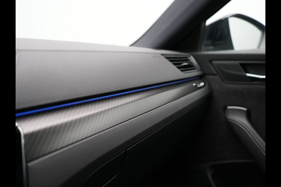 Škoda Superb Combi 1.4 TSI iV Sportline Plug In Hybrid 218pk Dealer O.H PHEV | Panodak | Crystal LED | Adaptive Cruise | Alcantara Sportstoelen Memory & Verwarmd | Camera | Apple Carplay | Sfeerverlichting | Navigatie | Virtual | DAB | 19" L.M |