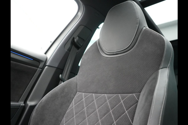 Škoda Superb Combi 1.4 TSI iV Sportline Plug In Hybrid 218pk Dealer O.H PHEV | Panodak | Crystal LED | Adaptive Cruise | Alcantara Sportstoelen Memory & Verwarmd | Camera | Apple Carplay | Sfeerverlichting | Navigatie | Virtual | DAB | 19" L.M |