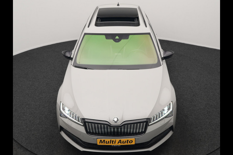 Škoda Superb Combi 1.4 TSI iV Sportline Plug In Hybrid 218pk Dealer O.H PHEV | Panodak | Crystal LED | Adaptive Cruise | Alcantara Sportstoelen Memory & Verwarmd | Camera | Apple Carplay | Sfeerverlichting | Navigatie | Virtual | DAB | 19" L.M |