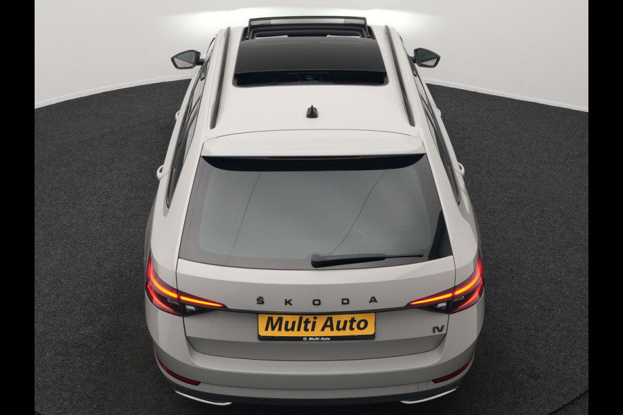 Škoda Superb Combi 1.4 TSI iV Sportline Plug In Hybrid 218pk Dealer O.H PHEV | Panodak | Crystal LED | Adaptive Cruise | Alcantara Sportstoelen Memory & Verwarmd | Camera | Apple Carplay | Sfeerverlichting | Navigatie | Virtual | DAB | 19" L.M |