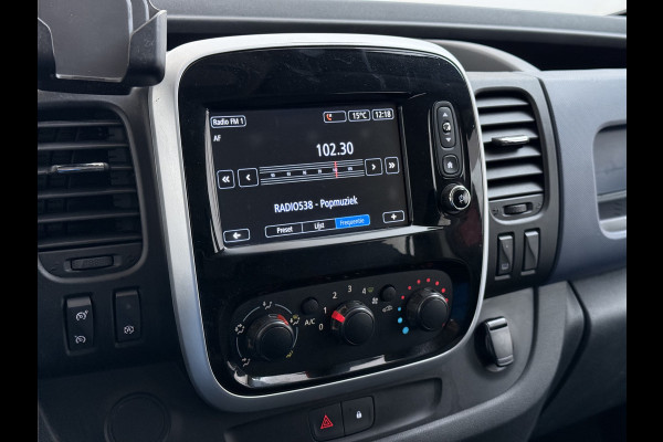 Opel Vivaro D 126PKDubbele Cabine 5-Persoons L2H1 Trekhaak Camera Navi Airco Cruise Control Pdc Sport EcoFlex 1.6CDTI Euro 6 Betonplex Vloer Wandbetimmering Schuifdeur 1e Eigenaar Origineel Nederlandse Auto