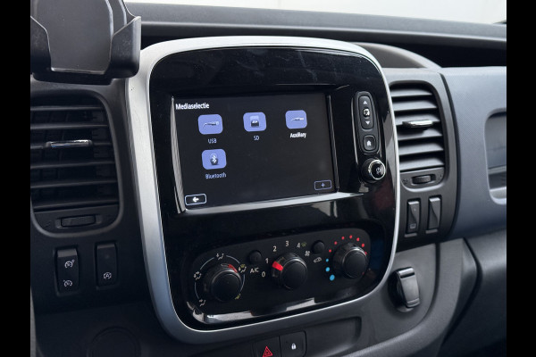 Opel Vivaro D 126PKDubbele Cabine 5-Persoons L2H1 Trekhaak Camera Navi Airco Cruise Control Pdc Sport EcoFlex 1.6CDTI Euro 6 Betonplex Vloer Wandbetimmering Schuifdeur 1e Eigenaar Origineel Nederlandse Auto