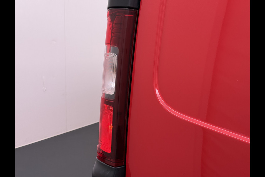 Opel Vivaro D 126PKDubbele Cabine 5-Persoons L2H1 Trekhaak Camera Navi Airco Cruise Control Pdc Sport EcoFlex 1.6CDTI Euro 6 Betonplex Vloer Wandbetimmering Schuifdeur 1e Eigenaar Origineel Nederlandse Auto