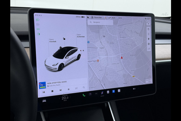 Tesla Model 3 SR+ 325PK Trekhaak Lmv 18" AutoPilot FSD Leder Pano-dak Adaptive-Cruise Camera's Elektr.-Stuur+Stoelen+Spiegels+Geheugen+Easy-En SOH 92% Navi LED Comfortstoelen ACC DAB Voorverwarmen interieur via App Keyless One-Pedal-Drive 1e Eigenaar Origineel Nederlandse Auto