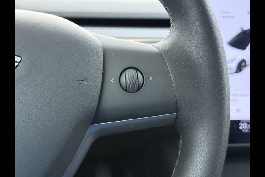 Tesla Model 3 SR+ 325PK Trekhaak Lmv 18" AutoPilot FSD Leder Pano-dak Adaptive-Cruise Camera's Elektr.-Stuur+Stoelen+Spiegels+Geheugen+Easy-En SOH 92% Navi LED Comfortstoelen ACC DAB Voorverwarmen interieur via App Keyless One-Pedal-Drive 1e Eigenaar Origineel Nederlandse Auto