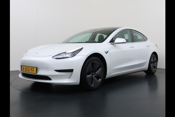 Tesla Model 3 SR+ 325PK Trekhaak Lmv 18" AutoPilot FSD Leder Pano-dak Adaptive-Cruise Camera's Elektr.-Stuur+Stoelen+Spiegels+Geheugen+Easy-En SOH 92% Navi LED Comfortstoelen ACC DAB Voorverwarmen interieur via App Keyless One-Pedal-Drive 1e Eigenaar Origineel Nederlandse Auto