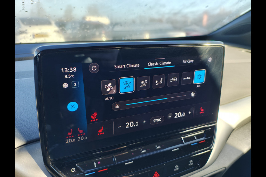 Volkswagen ID.4 Pro 77kWh SOH 95% Trekhaak 19" Adap.Cruise Apple Carplay Android Auto Navi Ecc Pdc Stoel+Stuurverwarming Lmv Led Comfort Pakket Bluetooth 1e Eigenaar Origineel Nederlandse Auto 1.000 KG trekvermogen