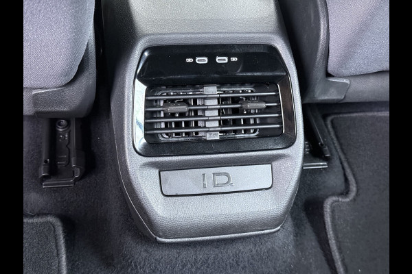 Volkswagen ID.4 Pro 77kWh SOH 95% Trekhaak 19" Adap.Cruise Apple Carplay Android Auto Navi Ecc Pdc Stoel+Stuurverwarming Lmv Led Comfort Pakket Bluetooth 1e Eigenaar Origineel Nederlandse Auto 1.000 KG trekvermogen