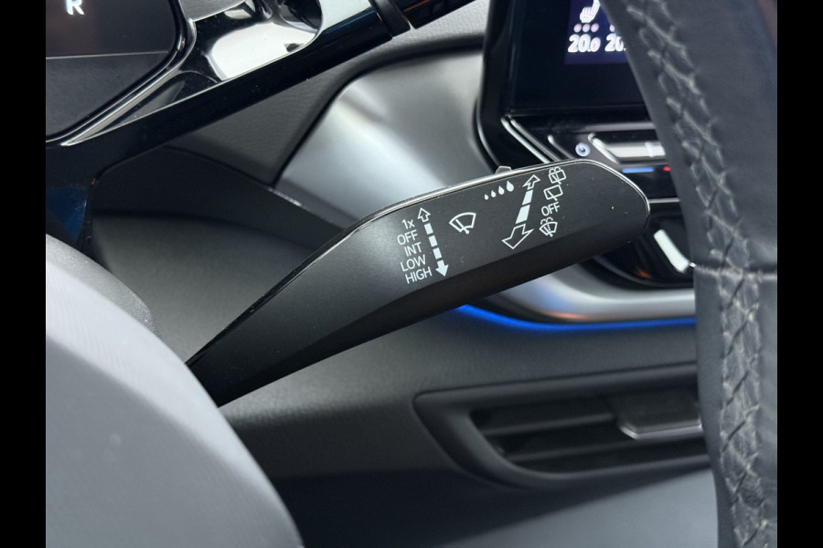 Volkswagen ID.4 Pro 77kWh SOH 95% Trekhaak 19" Adap.Cruise Apple Carplay Android Auto Navi Ecc Pdc Stoel+Stuurverwarming Lmv Led Comfort Pakket Bluetooth 1e Eigenaar Origineel Nederlandse Auto 1.000 KG trekvermogen