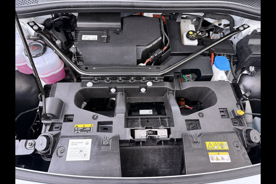 Volkswagen ID.4 Pro 77kWh SOH 95% Trekhaak 19" Adap.Cruise Apple Carplay Android Auto Navi Ecc Pdc Stoel+Stuurverwarming Lmv Led Comfort Pakket Bluetooth 1e Eigenaar Origineel Nederlandse Auto 1.000 KG trekvermogen
