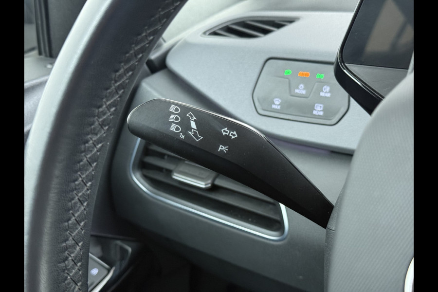 Volkswagen ID.3 Pro 58kWh Apple Carplay Android Adap.Cruise App-Connect SOH 92% Navi Ecc Pdc-a+v Voorklimatisering Stoelverwarming Bordherkenning Lane-Assist Lmv Led Rijstrooksensor Origineel Nederlandse Auto 1e eigenaar