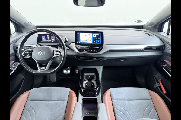 Volkswagen ID.4 204pk 1st 77kWh Trekhaak Leer/Alcantara Adap.Cruise Camera Warmtepomp Apple Carplay Android Navi Ecc Pdc-a+v Lmv 20" Stoelverwarming Led Bordherkenning Voor-Klimatisering Semi-Autopilot  Elektrisch-Wegklapbare Trekhaak App-Connect  E-sound Front-Assist Origineel Nederlandse Auto SOH 86%