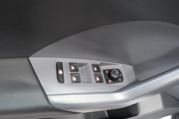 Volkswagen T-Cross 1.0 TSI Style Automaat > Virtual display < N.A.P. Airco, Cruise, Navi, Camera, PDC, Stoelverwarming.