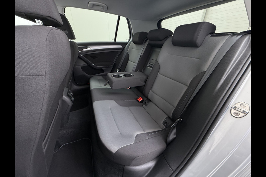 Volkswagen e-Golf AUT Navi Ecc Climatronic Stoelverwarming Cruise Control Pdc Lmv Led Privacy Glas Regen-Lichtsensor Bluetooth Isofix SOH 85%