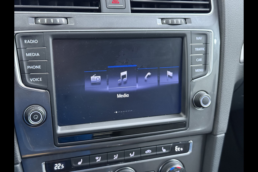 Volkswagen e-Golf AUT Navi Ecc Climatronic Stoelverwarming Cruise Control Pdc Lmv Led Privacy Glas Regen-Lichtsensor Bluetooth Isofix SOH 85%