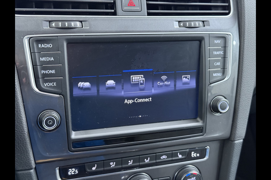 Volkswagen e-Golf AUT Navi Ecc Climatronic Stoelverwarming Cruise Control Pdc Lmv Led Privacy Glas Regen-Lichtsensor Bluetooth Isofix SOH 85%