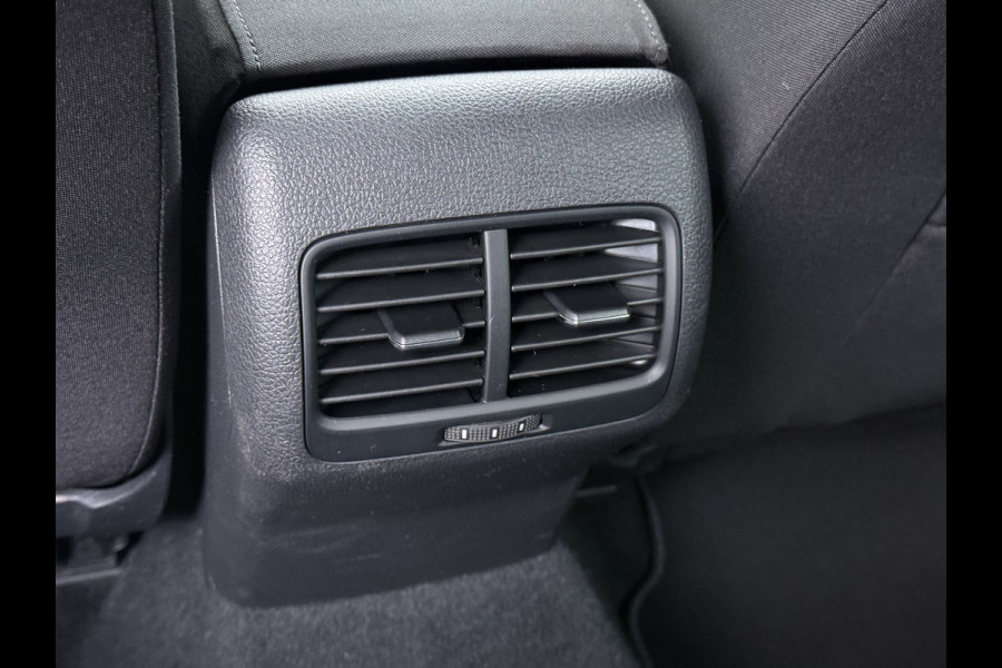 Volkswagen e-Golf AUT Navi Ecc Climatronic Stoelverwarming Cruise Control Pdc Lmv Led Privacy Glas Regen-Lichtsensor Bluetooth Isofix SOH 85%