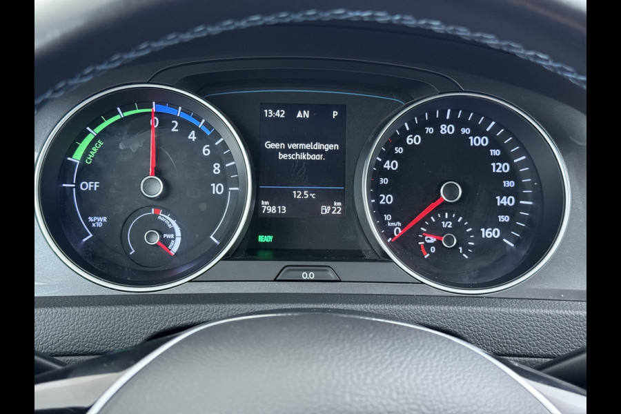 Volkswagen e-Golf AUT Navi Ecc Climatronic Stoelverwarming Cruise Control Pdc Lmv Led Privacy Glas Regen-Lichtsensor Bluetooth Isofix SOH 85%