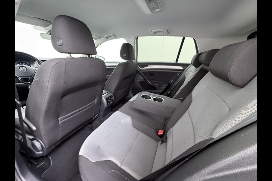 Volkswagen e-Golf AUT Navi Ecc Climatronic Stoelverwarming Cruise Control Pdc Lmv Led Privacy Glas Regen-Lichtsensor Bluetooth Isofix SOH 85%