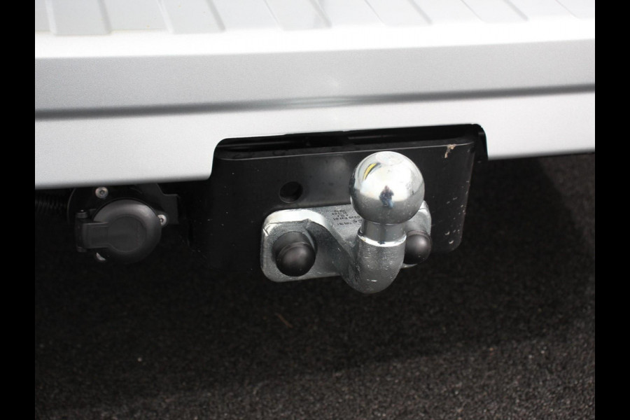 Renault Trafic 2.0 Blue dCi 150 Automaat L2H1 Advance DC Navigatie bluetooth DAB Camera Airco Trekhaak Houten bekleding Lichtmetalen velgen