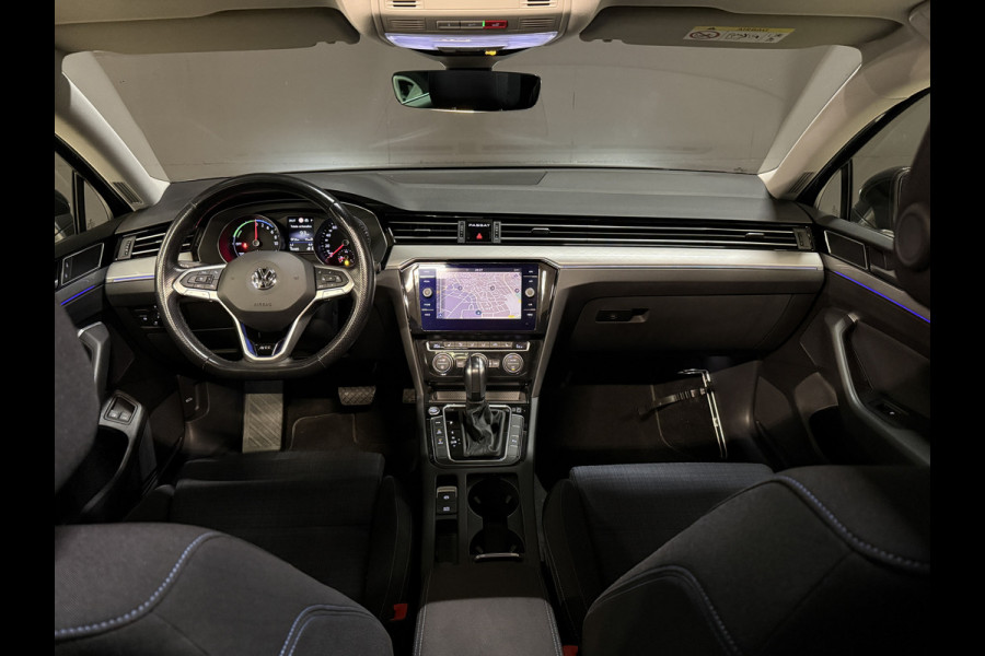 Volkswagen Passat Variant 1.4 TSI PHEV GTE Business Soh 100% | Panoramadak | Stoelmassage | Apple Carplay | Trekhaak