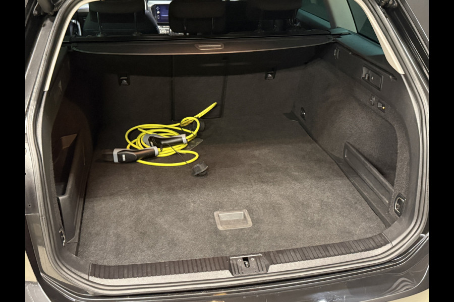 Volkswagen Passat Variant 1.4 TSI PHEV GTE Business Soh 100% | Panoramadak | Stoelmassage | Apple Carplay | Trekhaak
