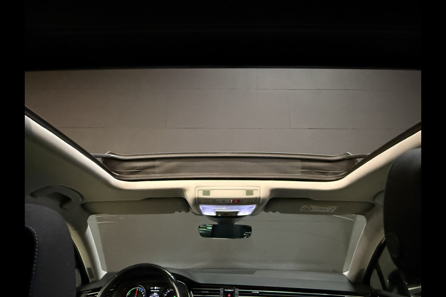 Volkswagen Passat Variant 1.4 TSI PHEV GTE Business Soh 100% | Panoramadak | Stoelmassage | Apple Carplay | Trekhaak