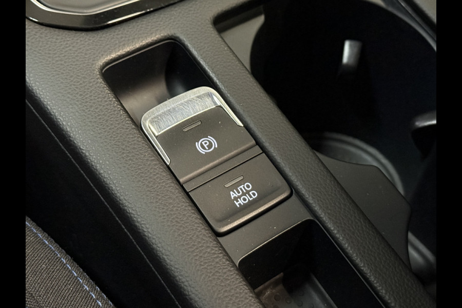 Volkswagen Passat Variant 1.4 TSI PHEV GTE Business Soh 100% | Panoramadak | Stoelmassage | Apple Carplay | Trekhaak