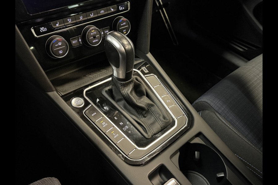 Volkswagen Passat Variant 1.4 TSI PHEV GTE Business Soh 100% | Panoramadak | Stoelmassage | Apple Carplay | Trekhaak