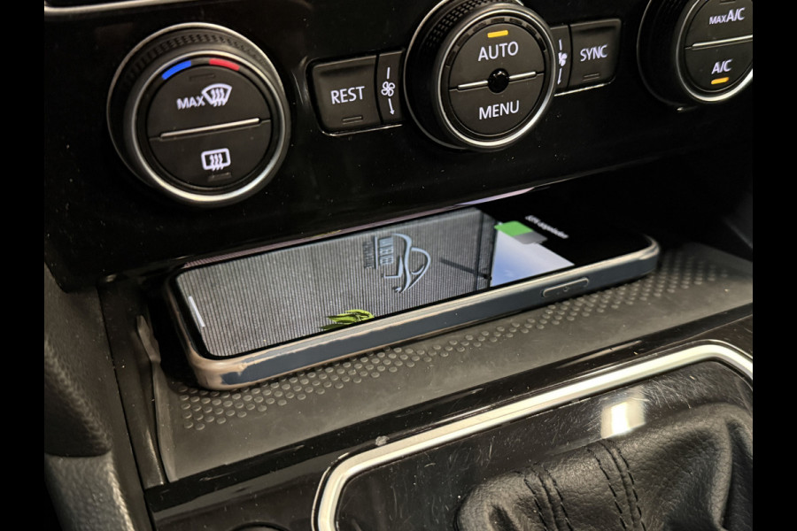 Volkswagen Passat Variant 1.4 TSI PHEV GTE Business Soh 100% | Panoramadak | Stoelmassage | Apple Carplay | Trekhaak