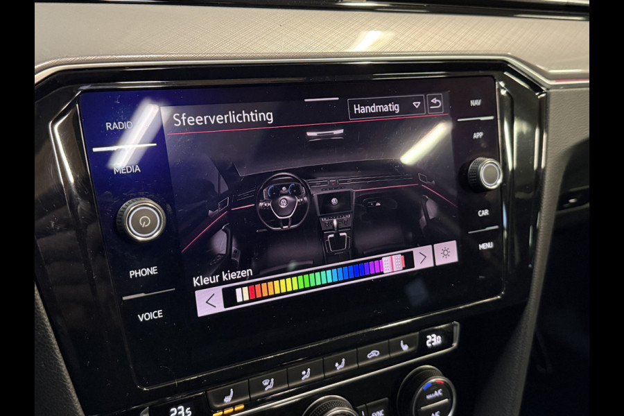 Volkswagen Passat Variant 1.4 TSI PHEV GTE Business Soh 100% | Panoramadak | Stoelmassage | Apple Carplay | Trekhaak