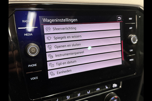 Volkswagen Passat Variant 1.4 TSI PHEV GTE Business Soh 100% | Panoramadak | Stoelmassage | Apple Carplay | Trekhaak
