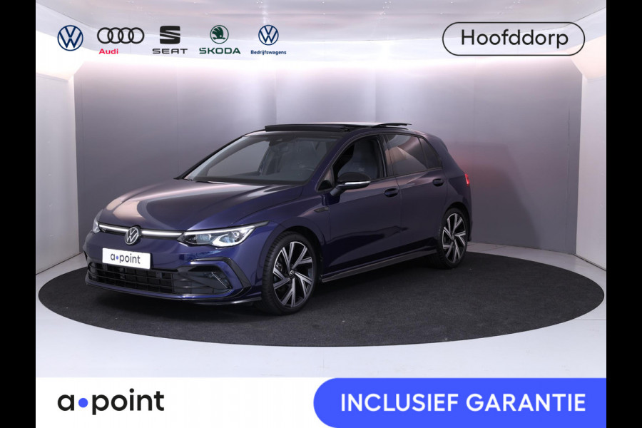 Volkswagen Golf 1.5 eTSI R-Line 150 pk Automaat (DSG) | Navigatie | Panoramadak | Parkeersensoren | Achteruitrijcamera | Matrix LED koplampen | Black Style pakket | R-Line |