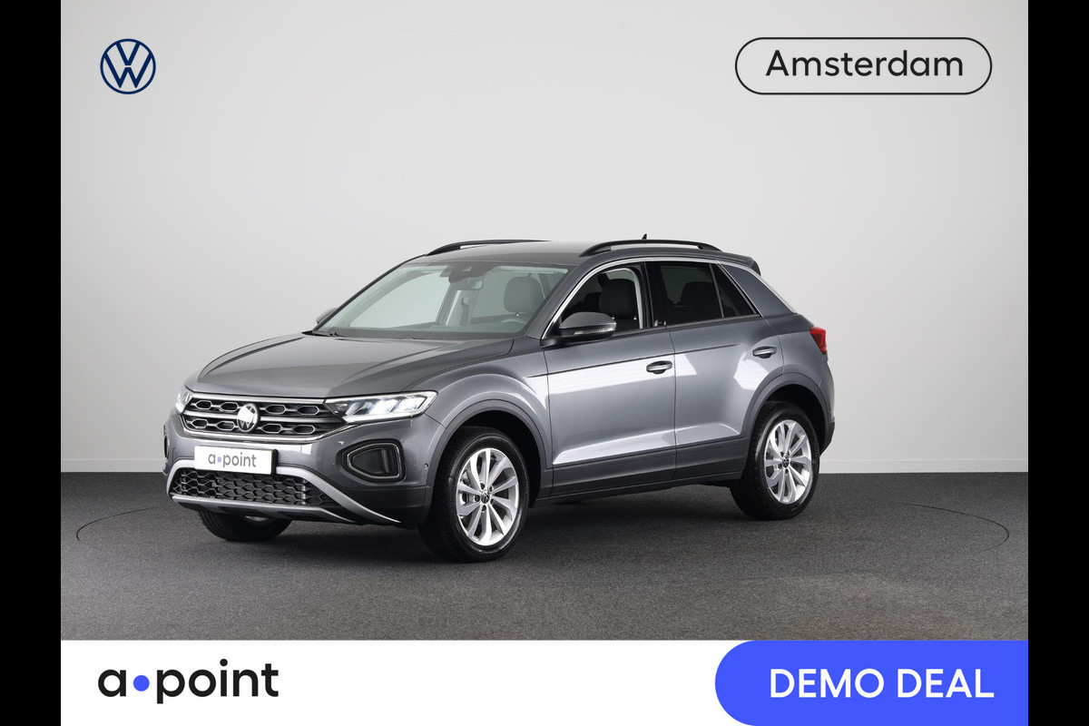 Volkswagen T-Roc Life Edition 1.5 110 kW / 150 pk TSI SUV 7 versn. | Verlengde garantie | Private lease vanaf € 699,- pm | Navigatie via App | Parkeersensoren (Park assist) | Achteruitrijcamera | Adaptieve cruise control |
