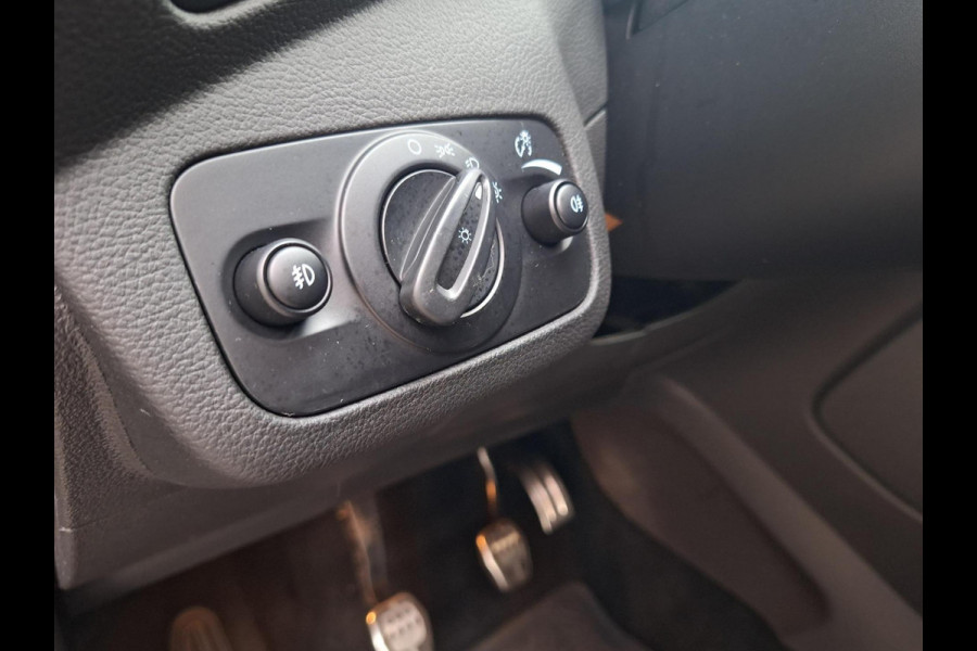 Ford Kuga 1.5 ST Line | Trekhaak 2000kg | Winter-Pack | LED | Navi | Stoel&Stuur Verwarming | occasion