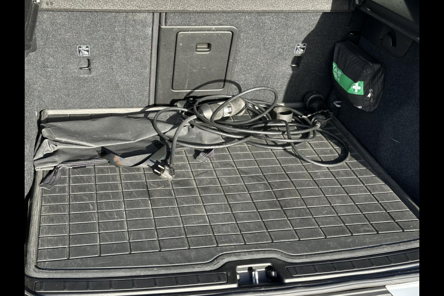 Volvo XC40 1.5 T5 Recharge R-Design | Navi | Two Tone | H&K | Climate | occasion