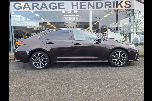 Toyota Corolla 1.8 Hybrid Executive Sedan | Trekhaak | Blindspot | Adaptive CC | Leder-Stof | Occasion