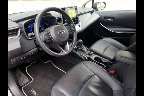 Toyota Corolla 1.8 Hybrid Executive Sedan | Trekhaak | Blindspot | Adaptive CC | Leder-Stof | Occasion
