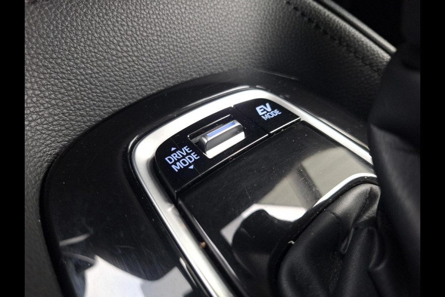 Toyota Corolla 1.8 Hybrid Executive Sedan | Trekhaak | Blindspot | Adaptive CC | Leder-Stof | Occasion