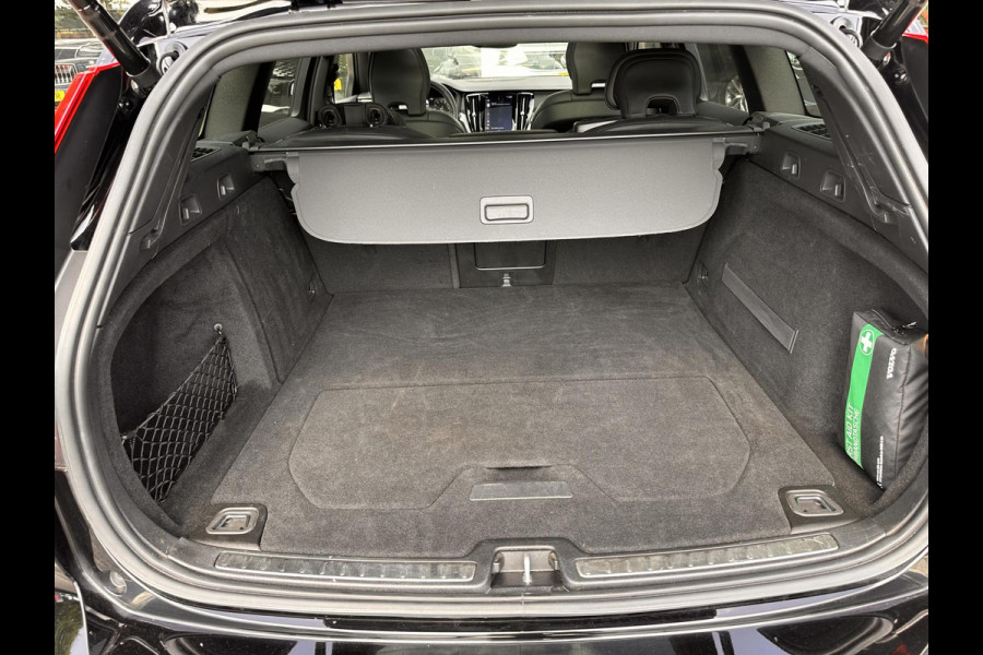 Volvo V60 2.0 T8 Twin Engine AWD R-Design | Pano | 360 Cam | H&K | Luxury Line | HUD | occasion